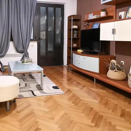 Oleander Apartment
